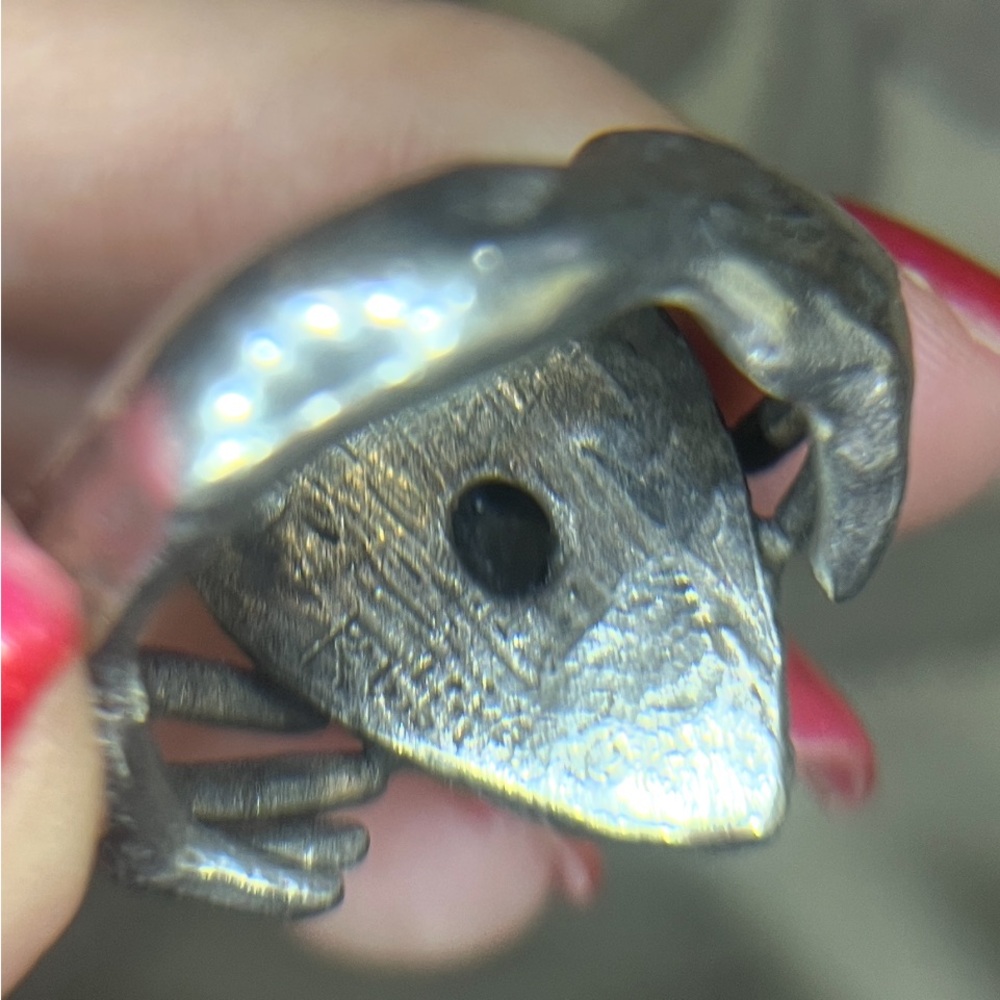 Unique Black onyx Heart held by Hands Silver metal Ring - Picture 6 of 8